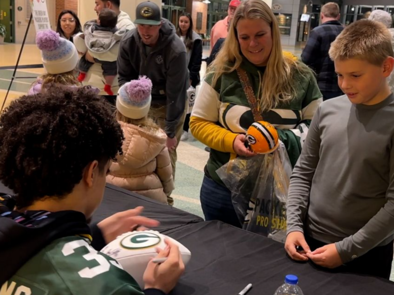 Packers Players Support Salvation Army with Fan Autograph Event