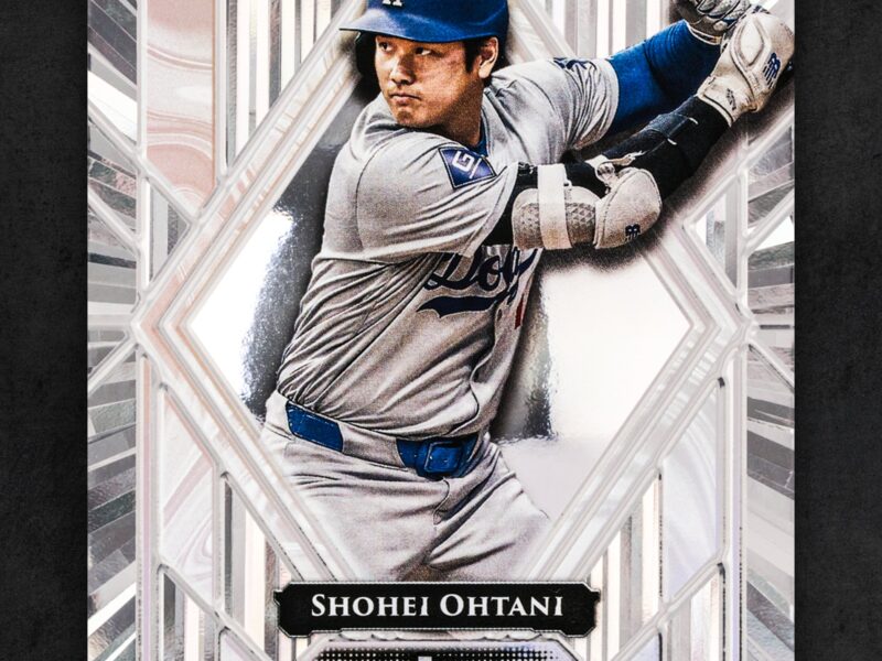 Topps Blends Innovation and Elegance with Liquid Silver & Gold Cards